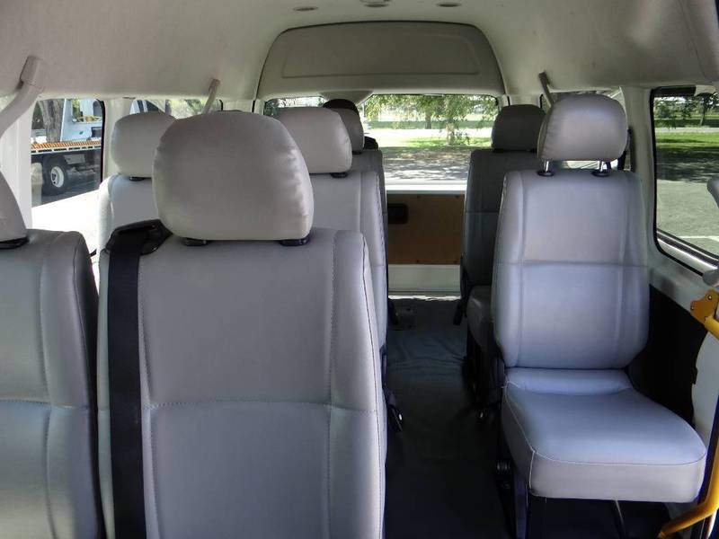 2013 TOYOTA HIACE Commuter High Roof Super LWB TRH223R MY12