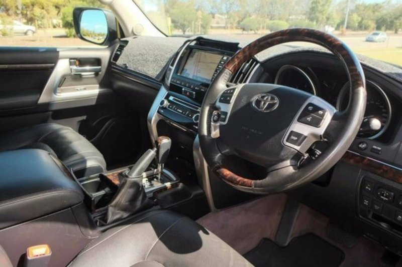 2015 TOYOTA LANDCRUISER SAHARA (4x4) VDJ200R MY13