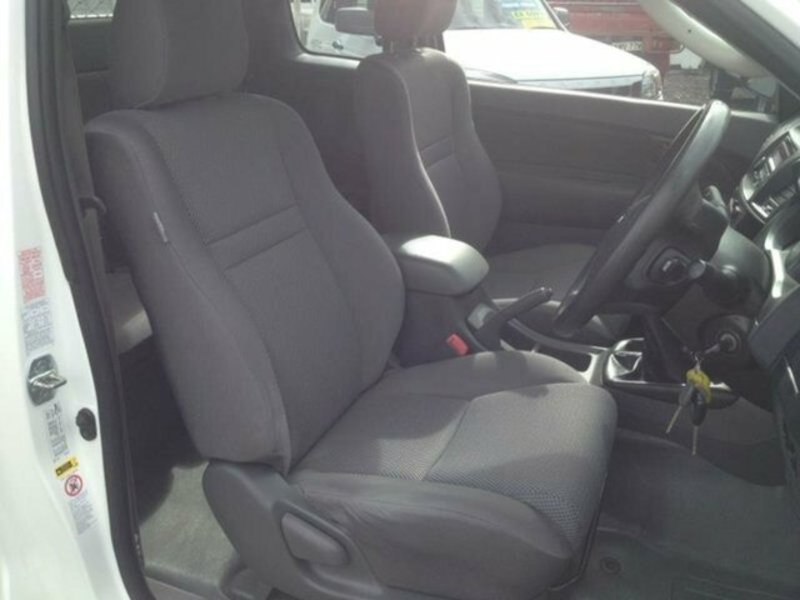 2012 TOYOTA HILUX SR (4x4) KUN26R MY12