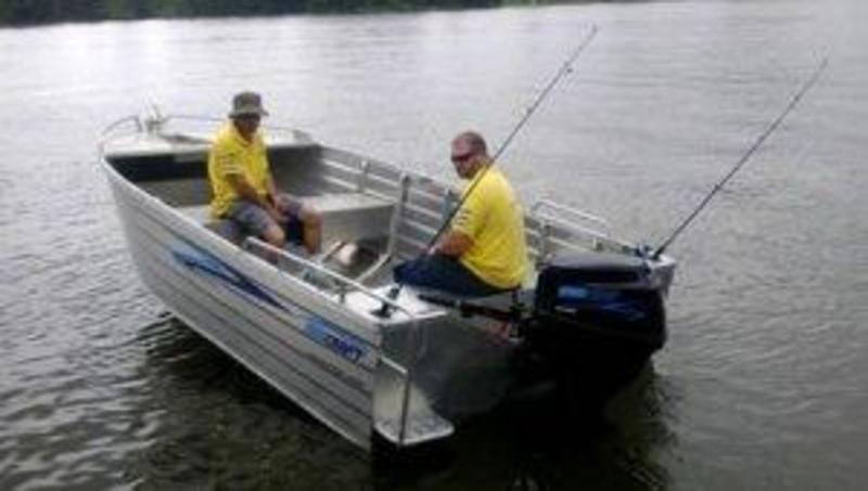 HUNTER 445 DEEP V BOAT PACKAGE