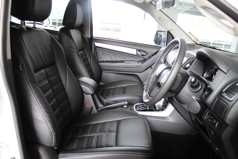 2017 ISUZU MU-X LS-T