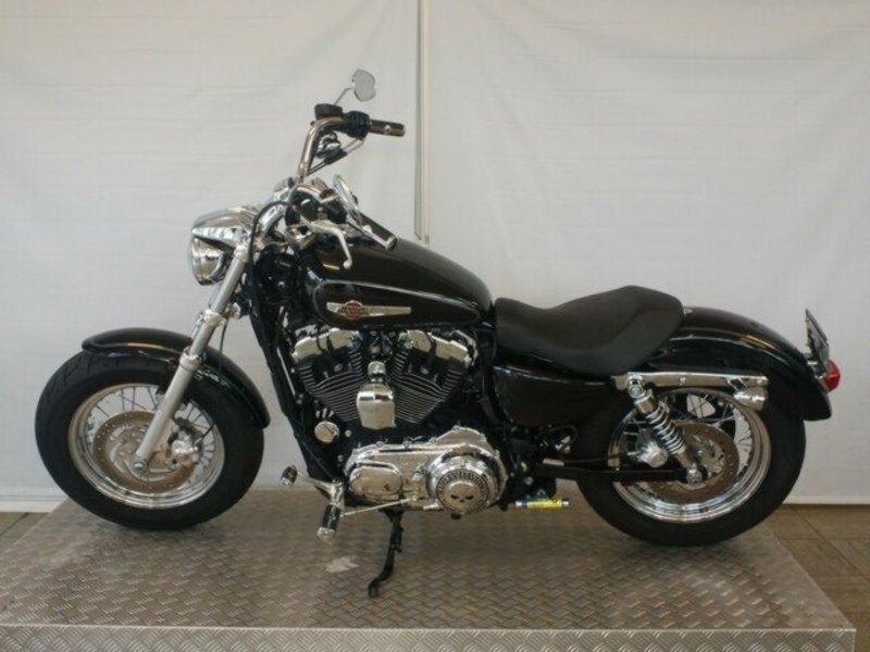 2011 HARLEY-DAVIDSON 1200CC XL1200C 1200 CUSTOM MY11