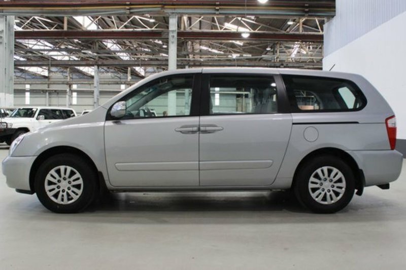2011 KIA GRAND CARNIVAL S VQ MY12