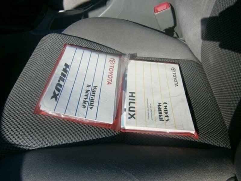 2010 TOYOTA HILUX SR Styleside