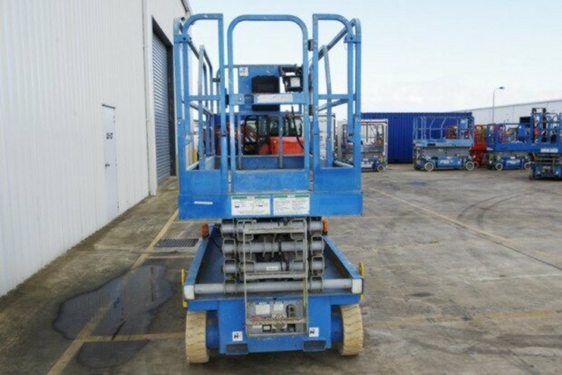 2002 GENIE 14496 GS2046 Crane Lifting