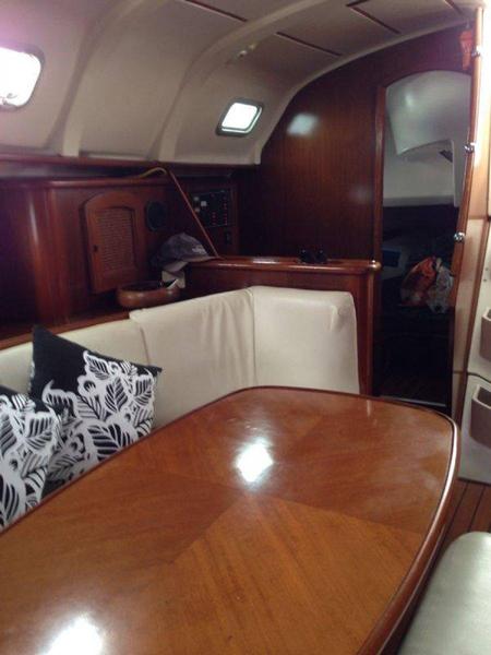 Beneteau Oceanis 38
