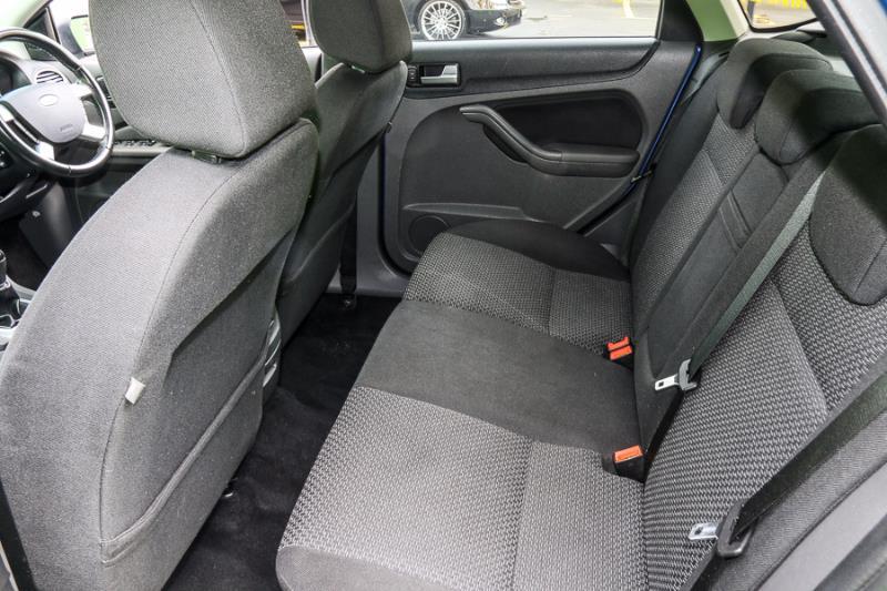 2005 FORD FOCUS LS