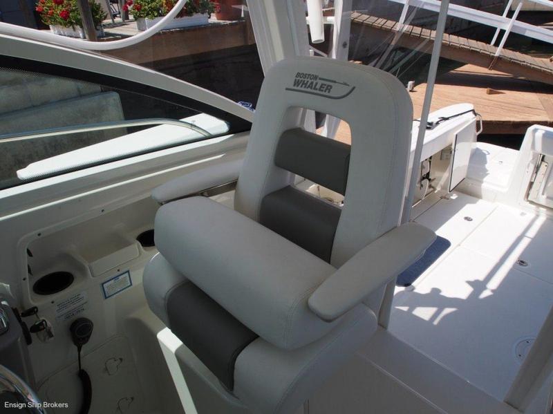 Boston Whaler 315 Conquest