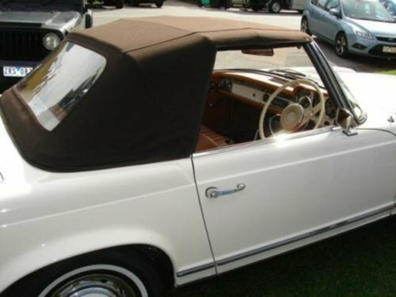 1967 MERCEDES-BENZ 250SL SL PAGODA