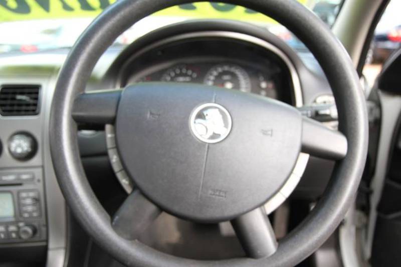 2004 HOLDEN COMMODORE EQUIPE VYII