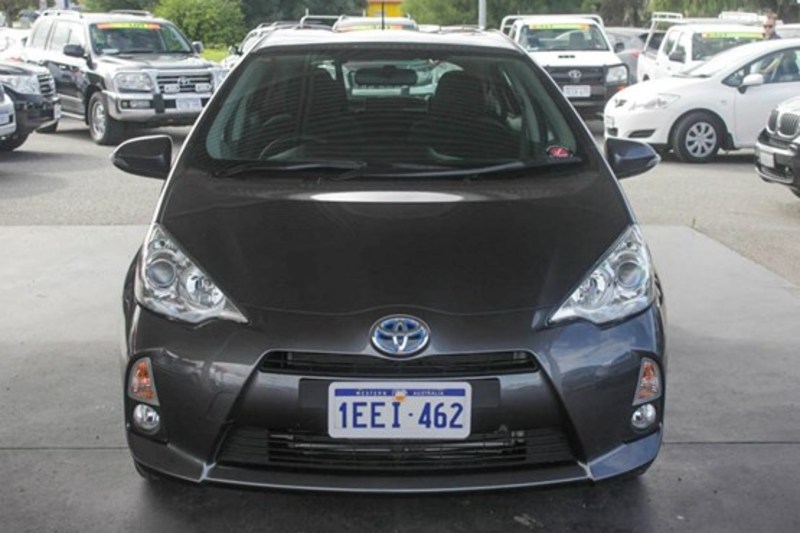 2013 TOYOTA PRIUS C E-CVT NHP10R