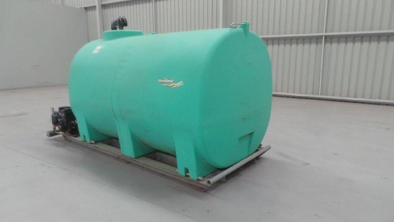 2016 WORKMATE 4000 LITRE POLY TANK