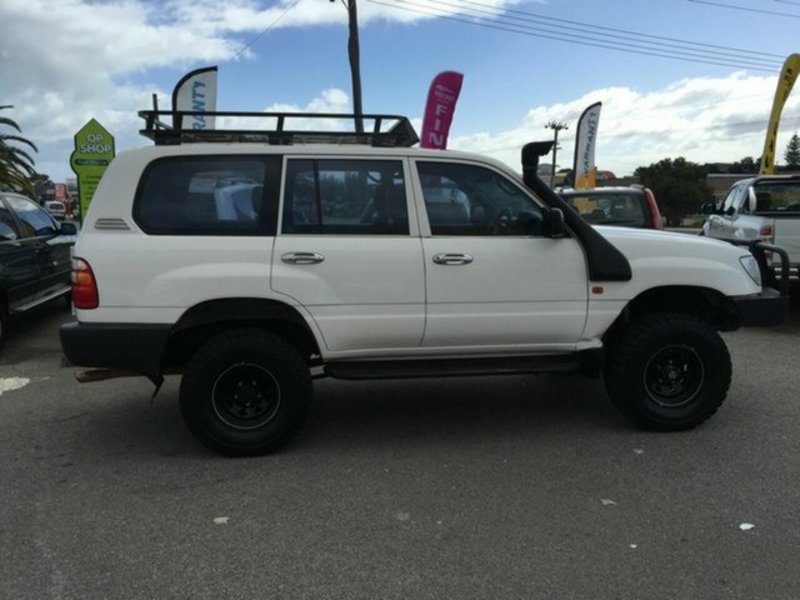 2000 TOYOTA LANDCRUISER Standard HZJ105R