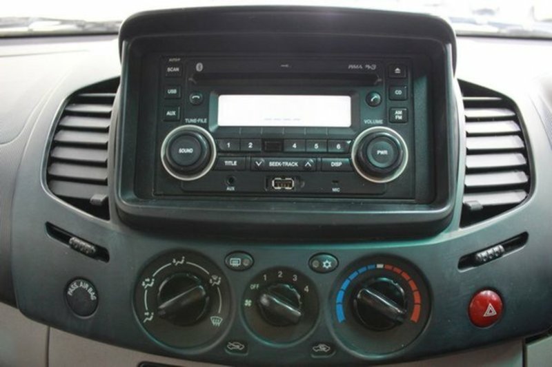 2011 MITSUBISHI TRITON GLX (4x4) MN MY11