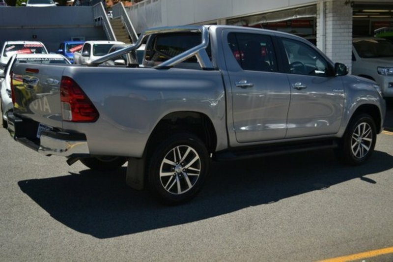 2016 TOYOTA HILUX SR5 (4x4) GUN126R