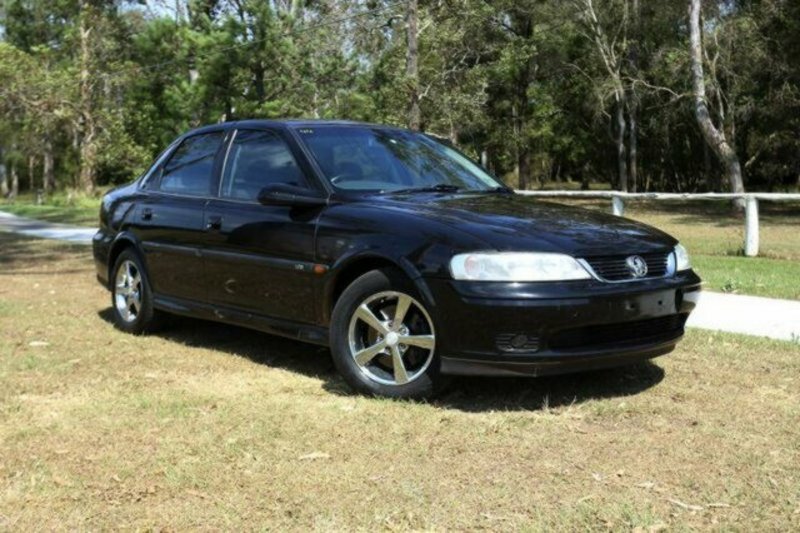 2000 HOLDEN VECTRA
