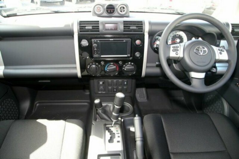 2013 TOYOTA FJ CRUISER GSJ15R MY14