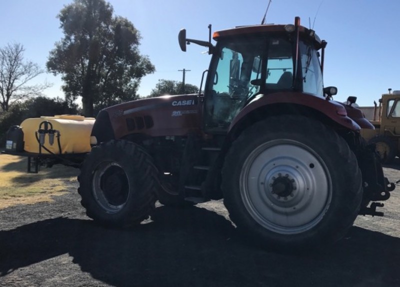 Case IH Magnum 275 Tractor