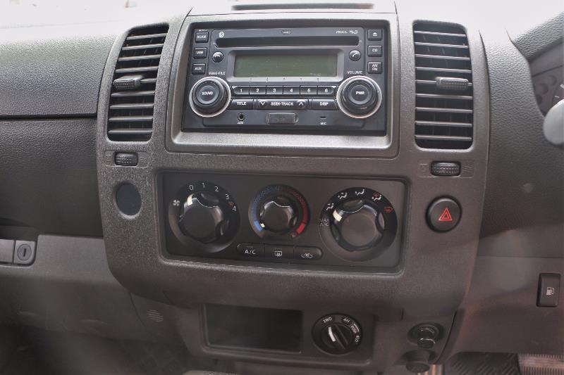 2012 NISSAN NAVARA dual cub utility