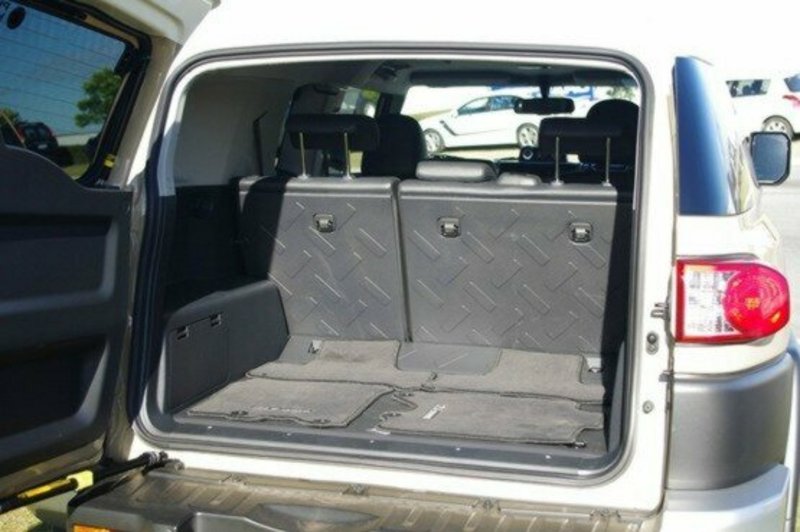 2012 TOYOTA FJ CRUISER GSJ15R