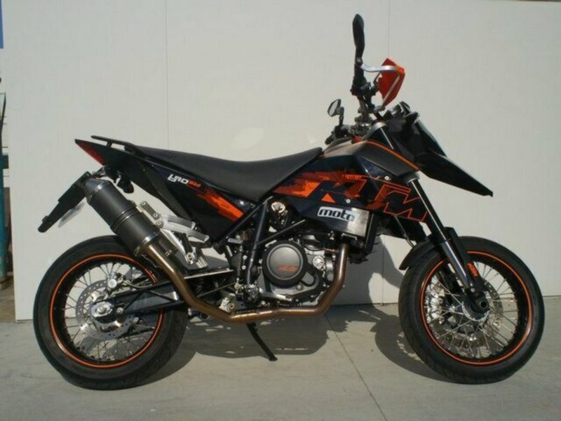 2009 KTM 690 SUPERMOTOA11082