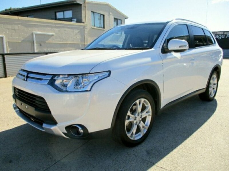 2014 MITSUBISHI OUTLANDER ES (4x2) ZJ MY14.5