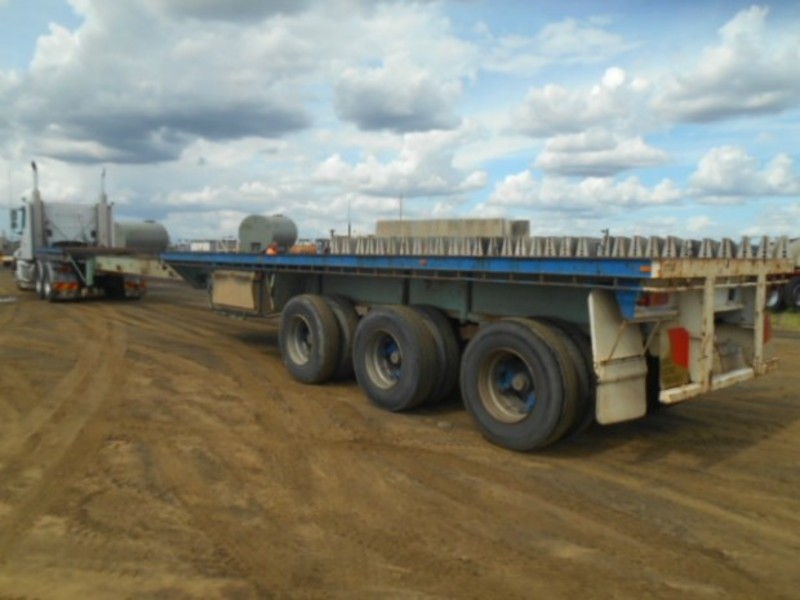 1980 Haulmark Flat top Semi Trailer
