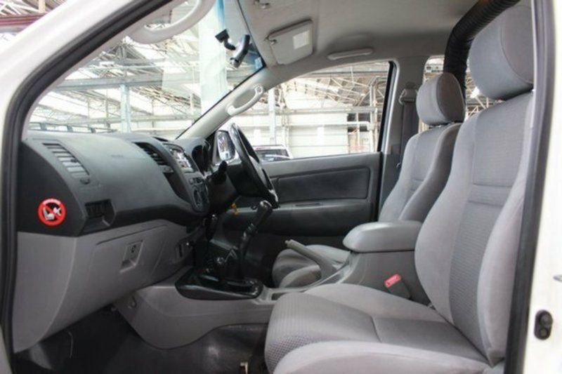2011 TOYOTA HILUX SR (4x4) KUN26R MY11 UPGRADE