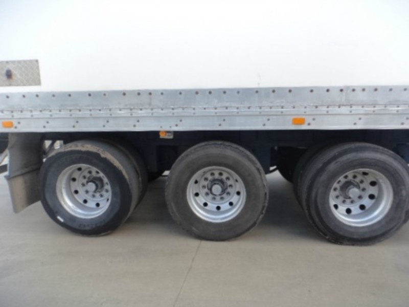 1996 Lucar Refrigerated Van Semi Trailer