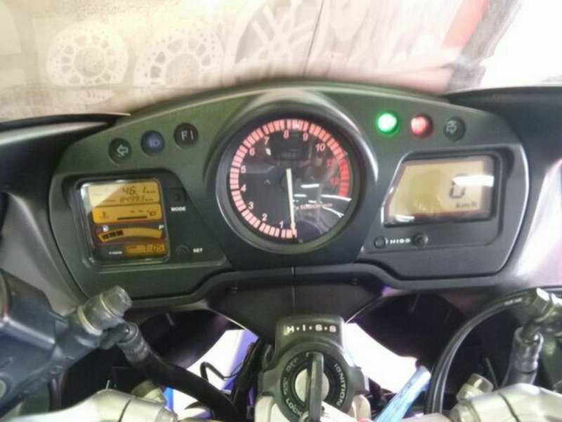 2004 HONDA 1100CC CBR1100XX (SUPER BLACKBIRD) 4