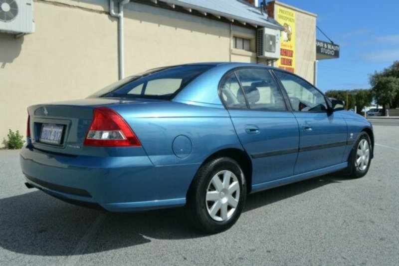 2004 HOLDEN COMMODORE VZ