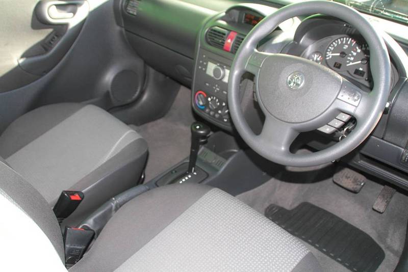 2005 HOLDEN BARINA XC (MY04.5)