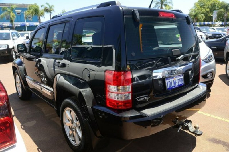 2010 JEEP CHEROKEE LIMITED (4x4) KK