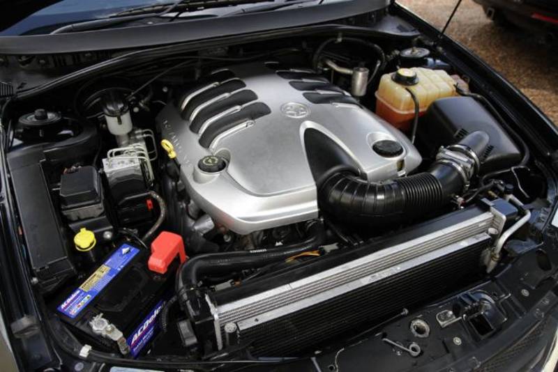 2004 HOLDEN CALAIS VY 2