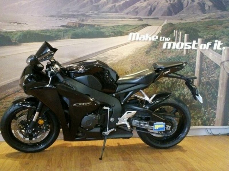 2009 HONDA 1000CC CBR1000RR (FIREBLADE) 9
