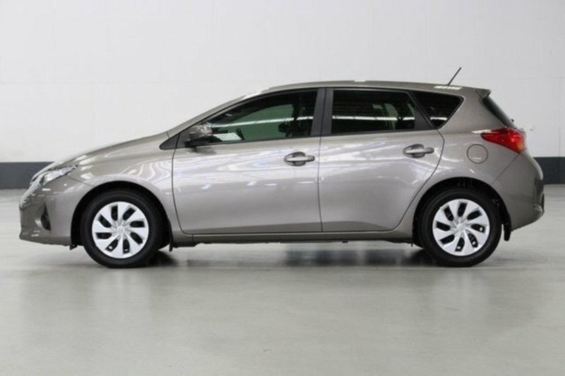 2013 TOYOTA COROLLA ASCENT ZRE182R