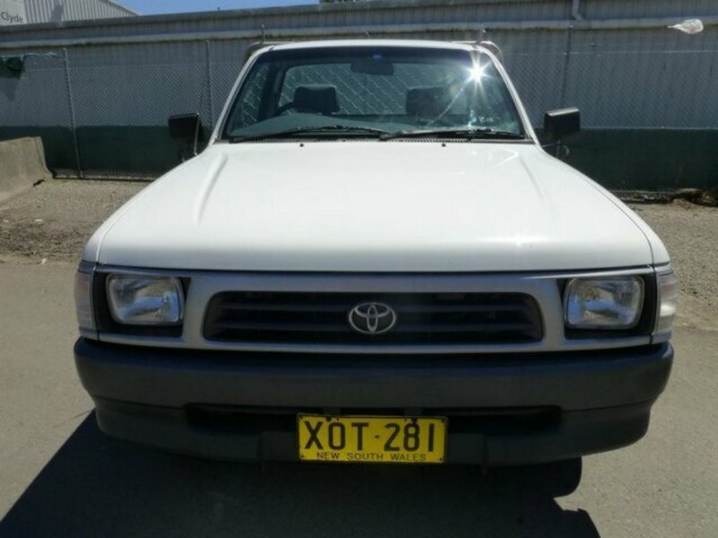 2001 TOYOTA HILUX RZN149R