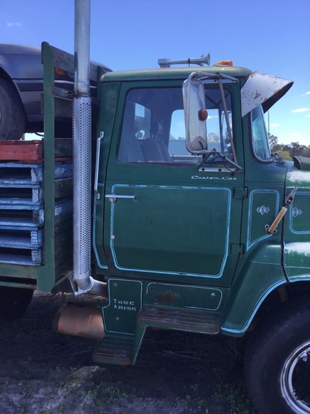 1975 FORD Louisville Ford L7000 Stock Crate Truck Louisville Truck