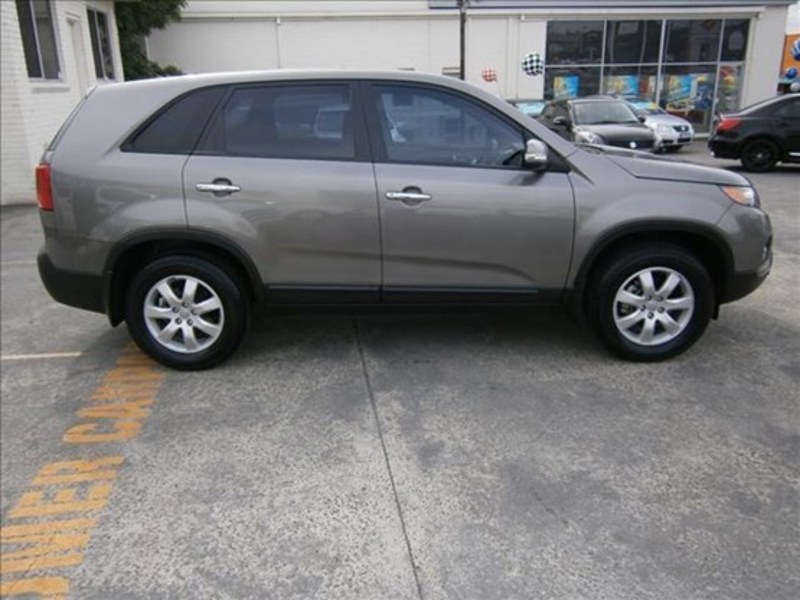2011 KIA SORENTO SI XM MY12