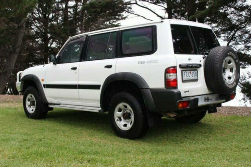 1998 NISSAN PATROL ST (4x4) GU