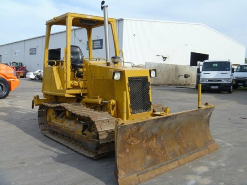 0 CATERPILLAR D3C Dozer