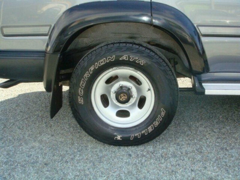 1995 TOYOTA LANDCRUISER GXL (4x4)