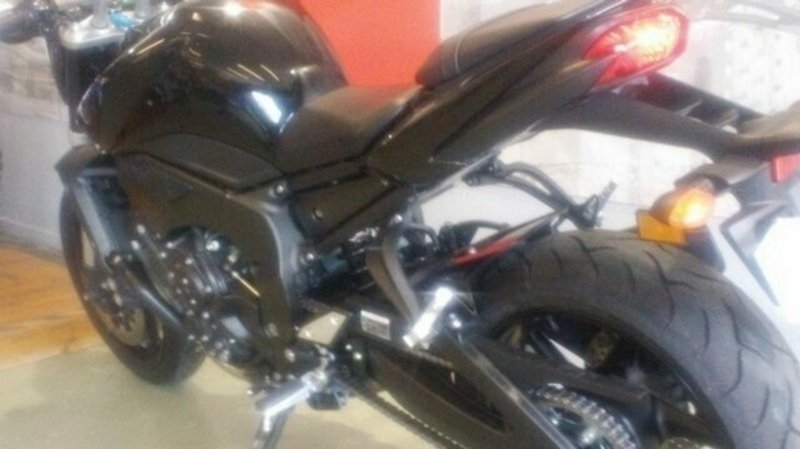 2011 YAMAHA 1000CC FZ1N 9