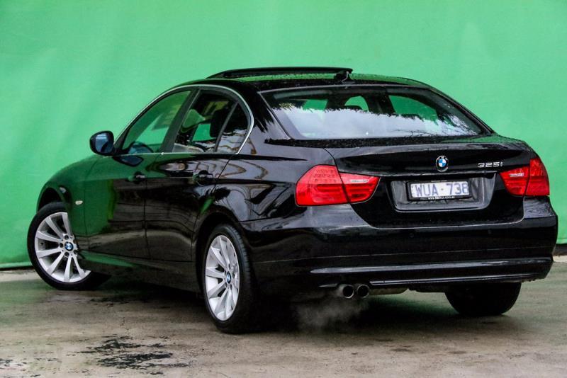 2009 BMW 325i