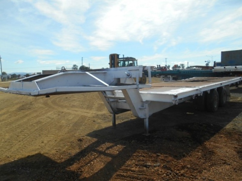 Freighter Low LoaderPlatform Semi Trailer