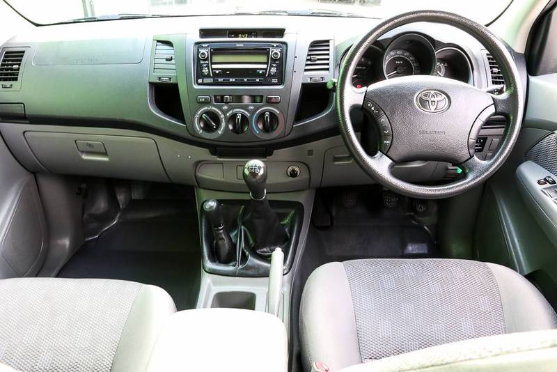 2010 TOYOTA HILUX SR (4x4) KUN26R 09 UPGRADE