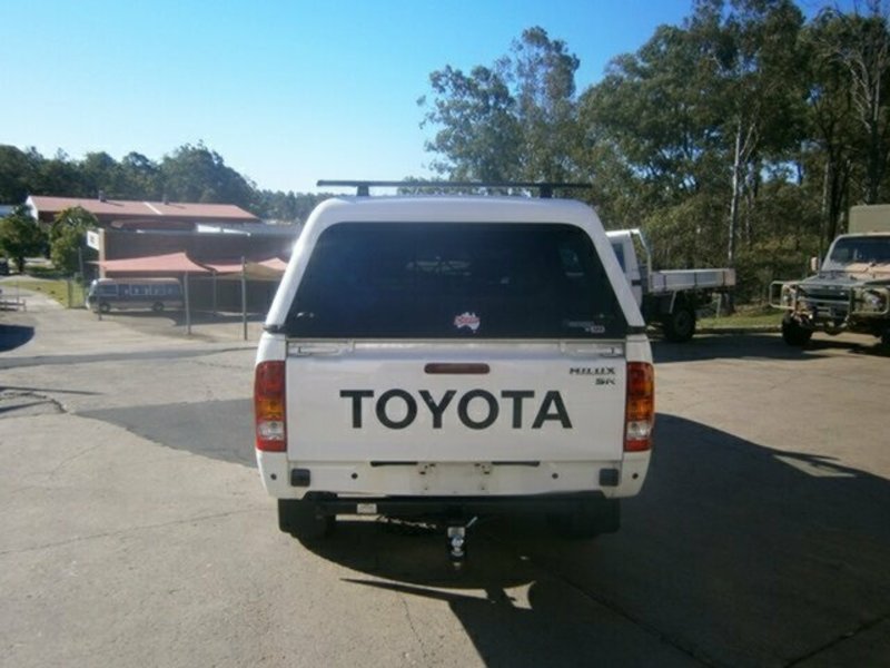 2010 TOYOTA HILUX SR Styleside