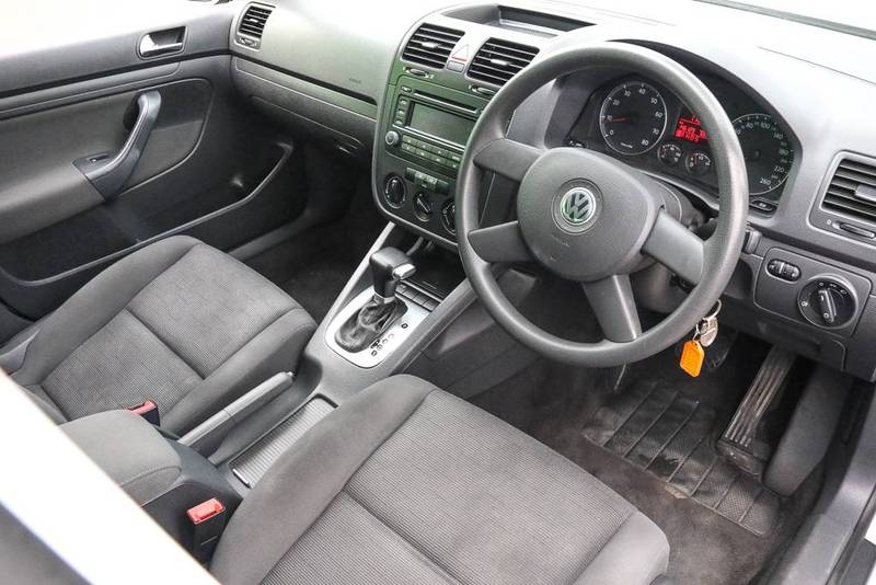 2004 VOLKSWAGEN GOLF 1.6 COMFORTLINE 1K