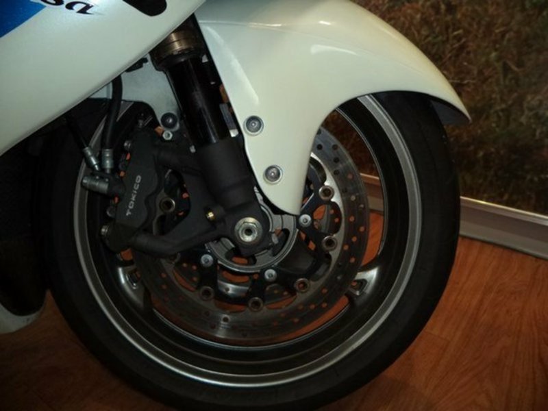 2010 SUZUKI 1340CC GSX1300RZ (HAYABUSA) L0