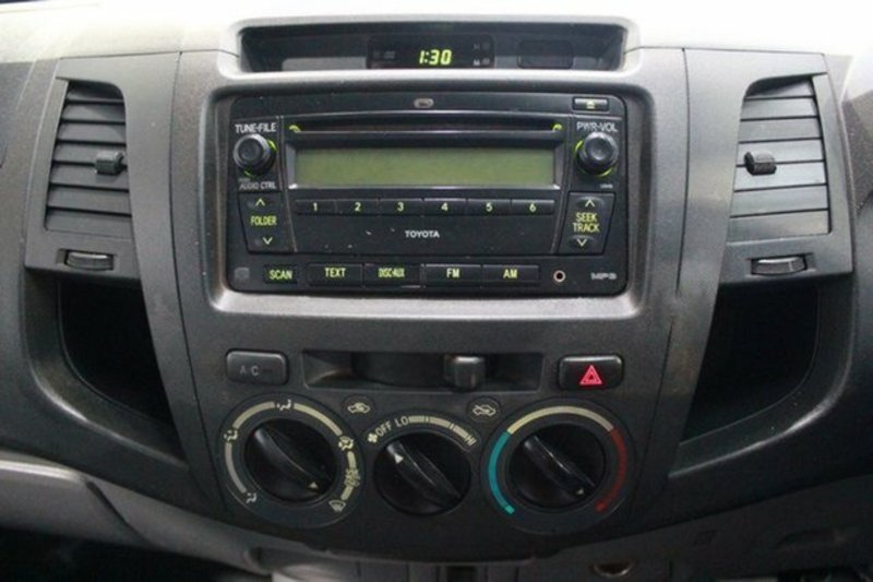 2009 TOYOTA HILUX SR (4x4) KUN26R 08 UPGRADE